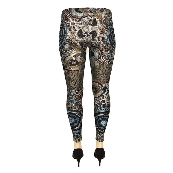 💥 SOLD OUT!💥NWT Plus Size Pretty Floral Leggings - Picture 2 of 2